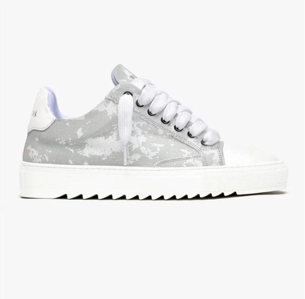NUM SNEAKERS
